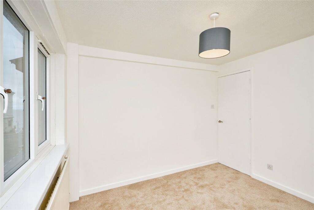 Apartment in Sandown, Yaverland - More