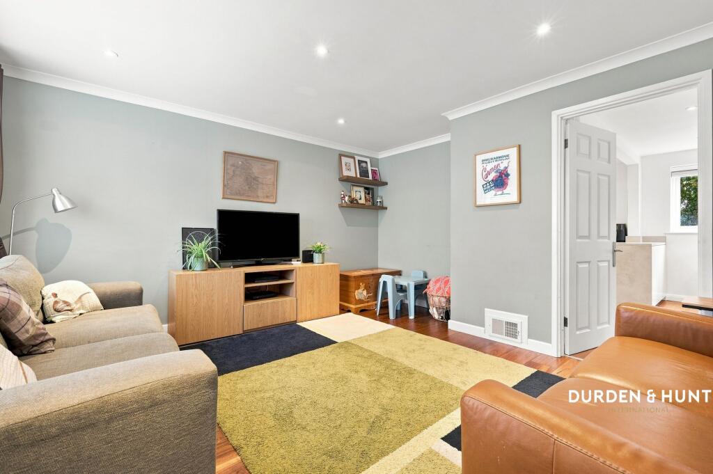 House in Romford - View 2