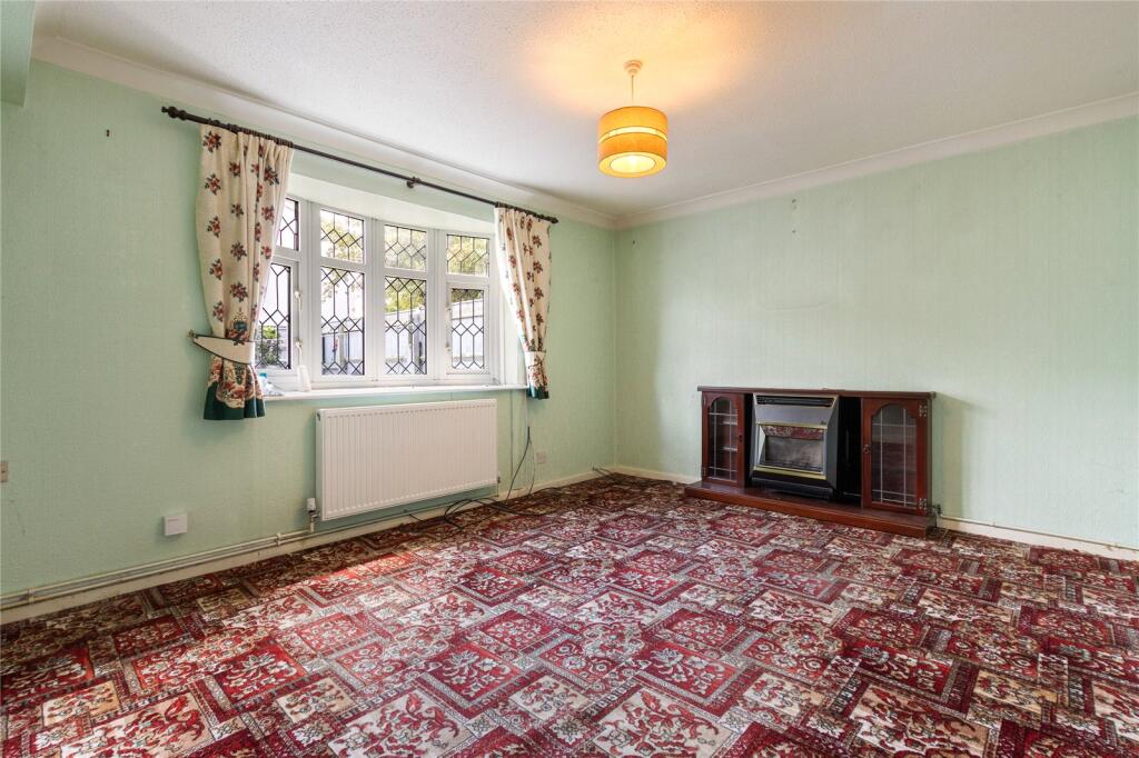 House in Grimsby, Willows Estate - View 4