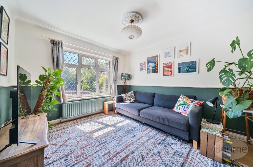 House in Waverley, Farnham - More