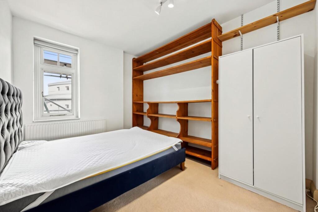 Apartment in London - More