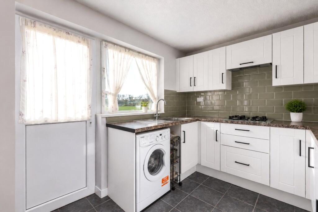 Hawthorn Avenue, Torpoint, Cornwall, PL11 photo 4