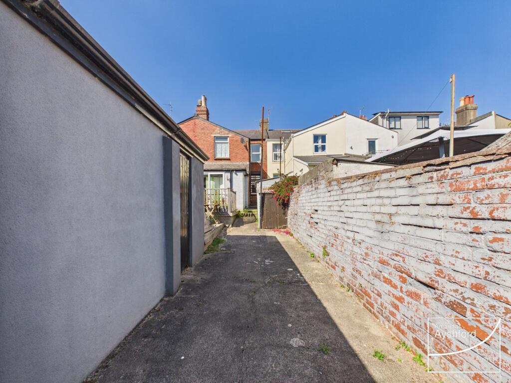 Apartment in Paignton, Oldway - More