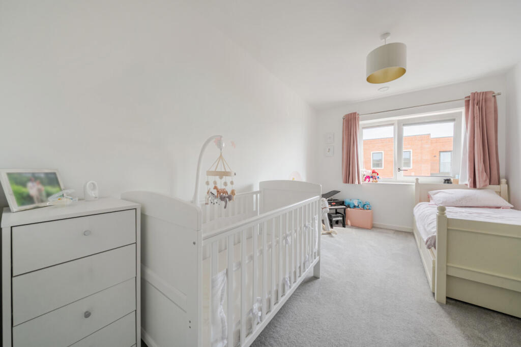 Apartment in London - View 5