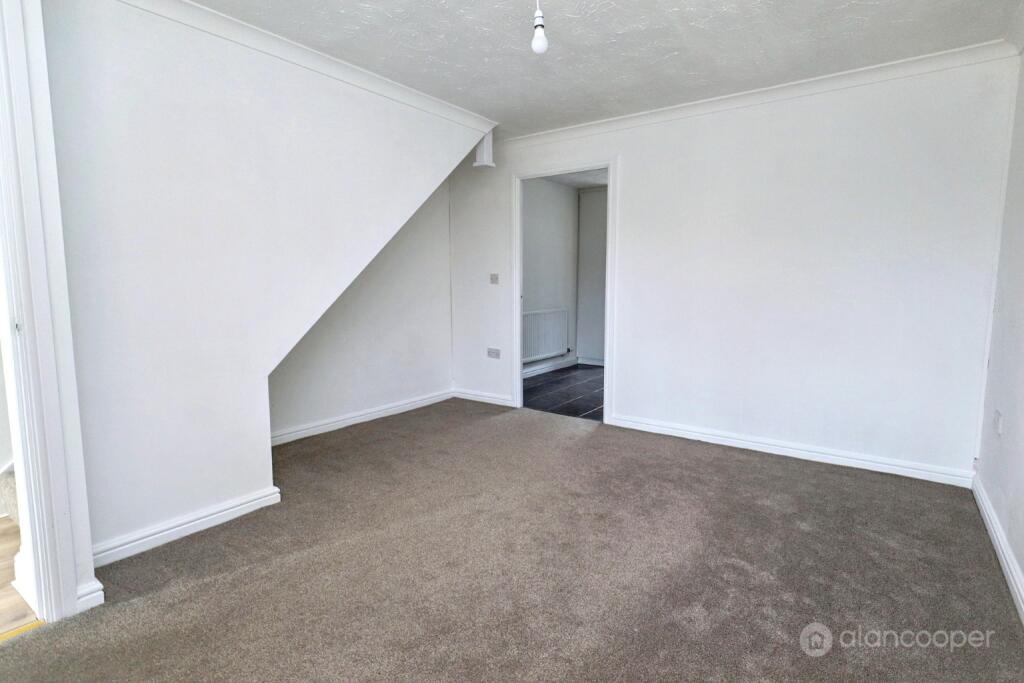 Upton Drive, Maple Park, Nuneaton, CV11 4GF photo 4