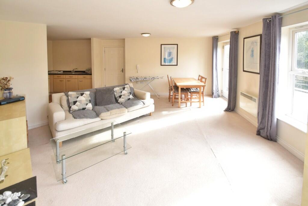 Apartment in Bradford - View 3