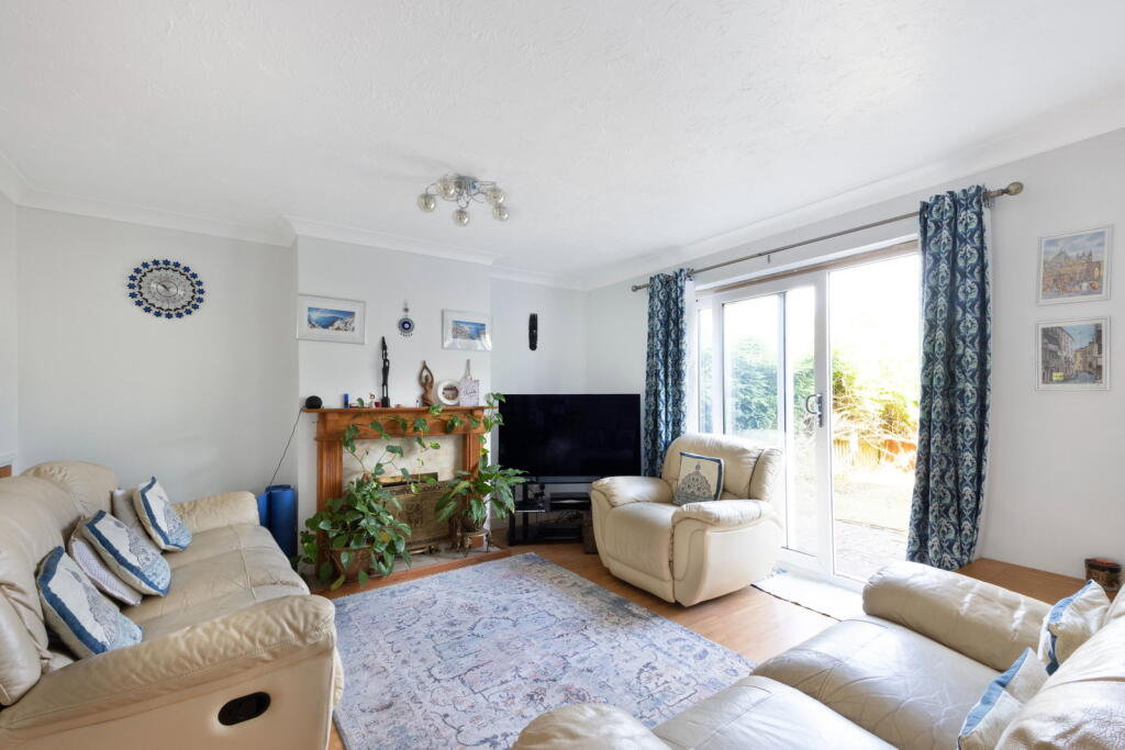 House in Gloucester - View 4