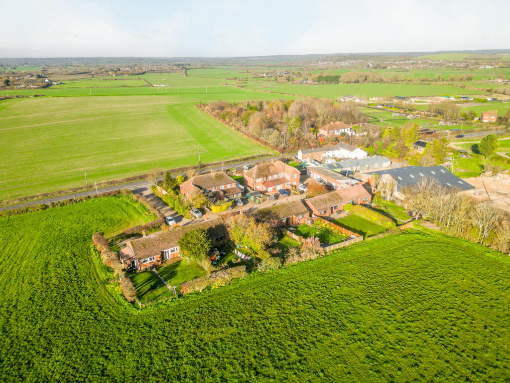 Main image of property: Icknield Way Farm Cottages, Tring Road, Dunstable