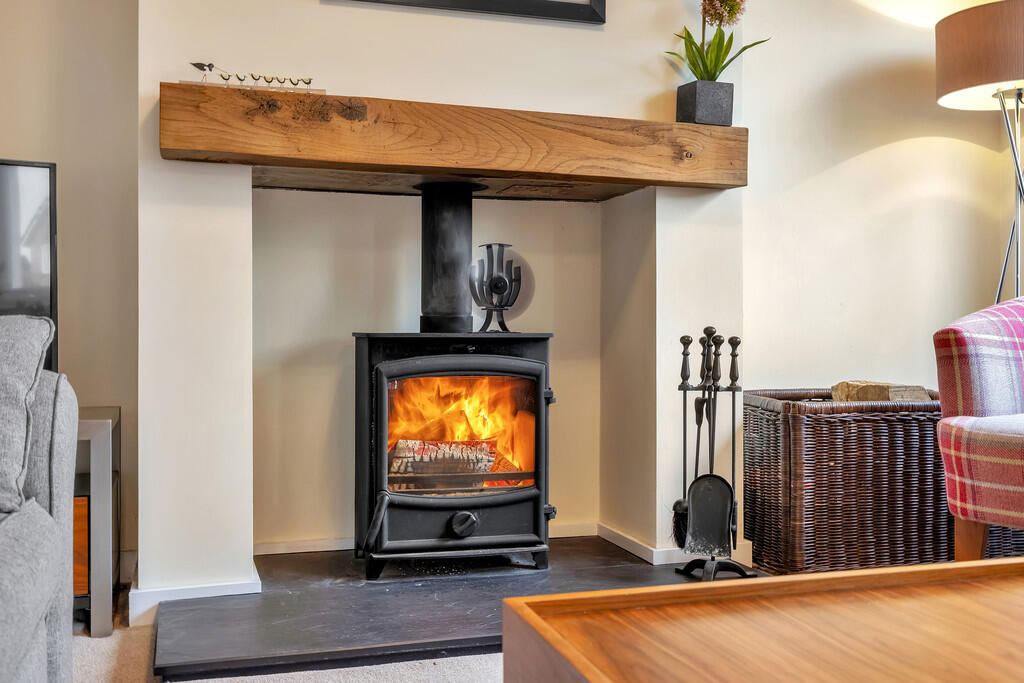 House in Bridge of Weir, Ranfurly, Renfrewshire - View 4