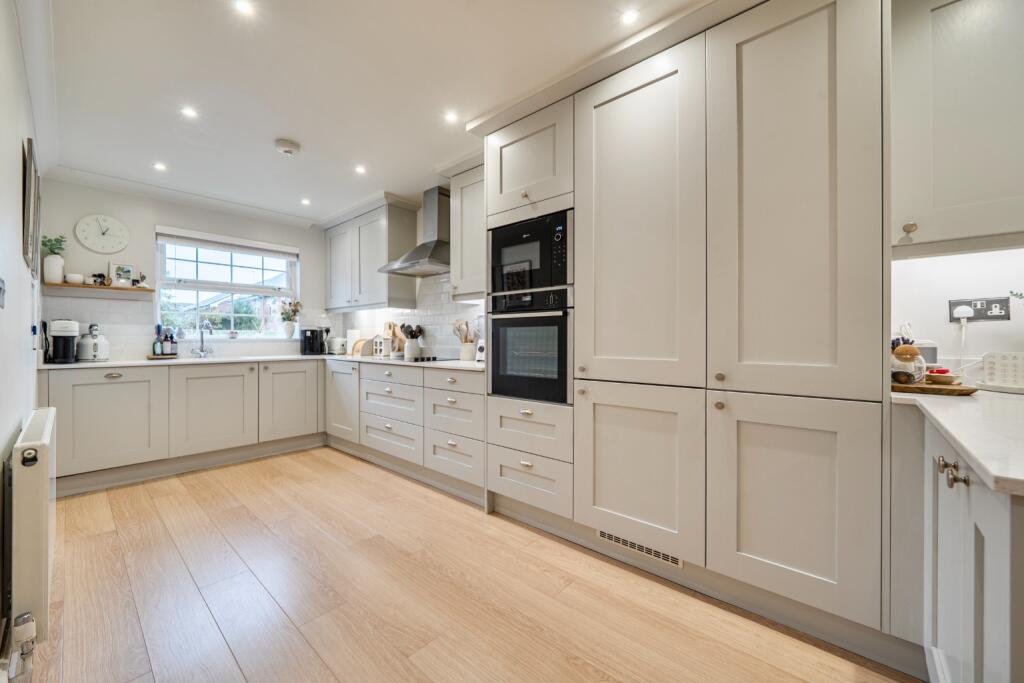 House in London, Grahame Park, Mill Hill - View 4