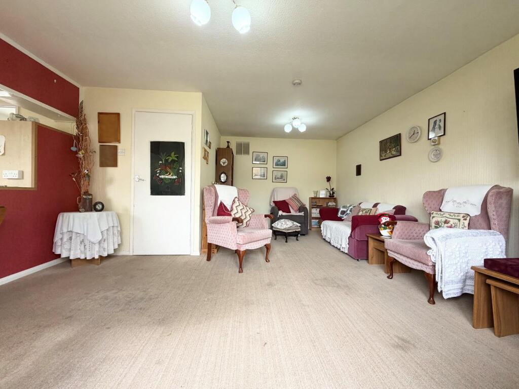 Poplar Close, Halstead photo 3
