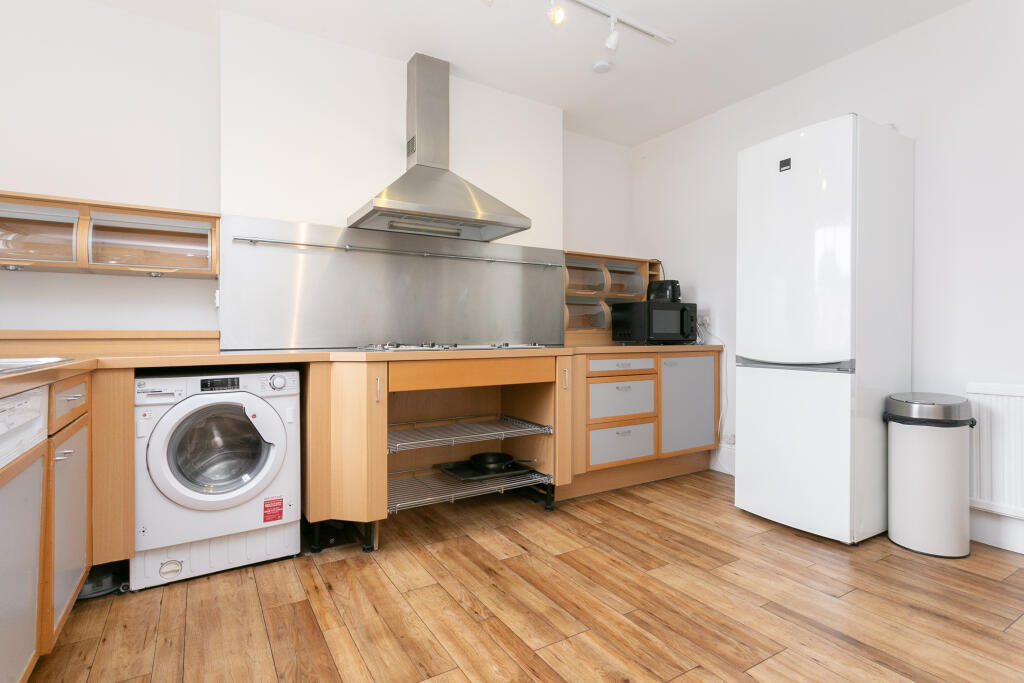 Apartment in London - View 4