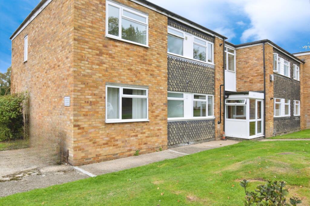 Main image of property: Cressex Close, Binfield, RG42