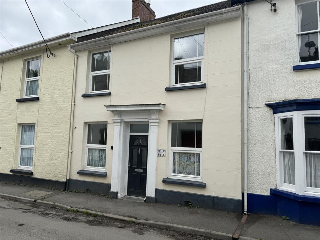 Main image of property: CHULMLEIGH