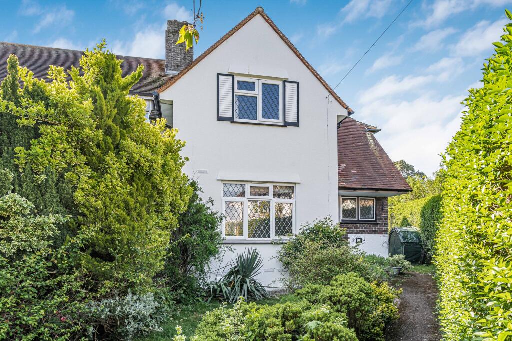 House in Mole Valley, Leatherhead