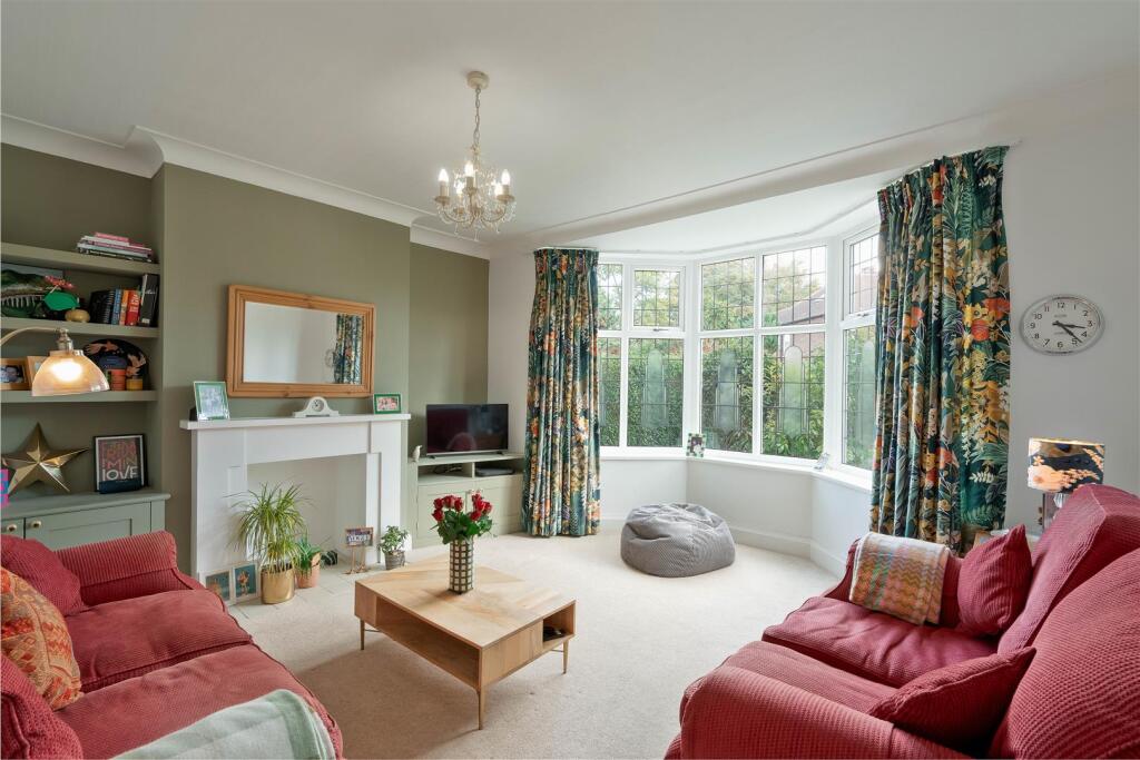 House in Leeds, Alwoodley - More