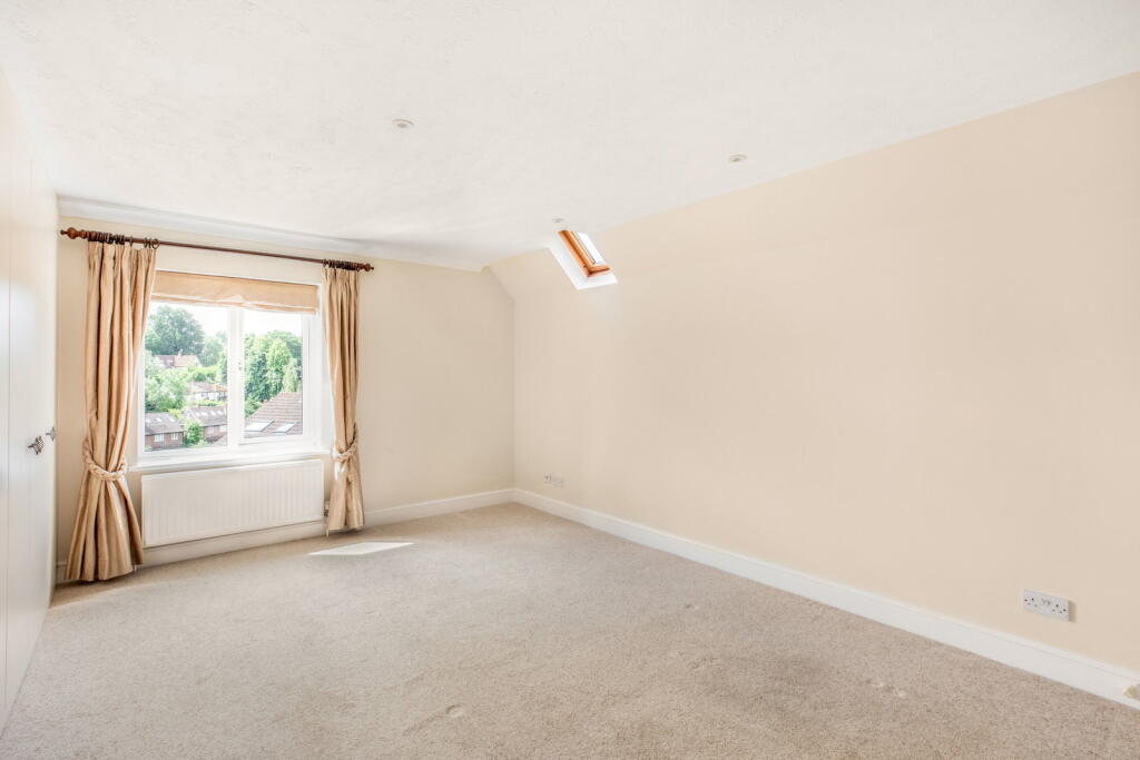Apartment in Dacorum, Ashlyns Estate, Berkhamsted - More