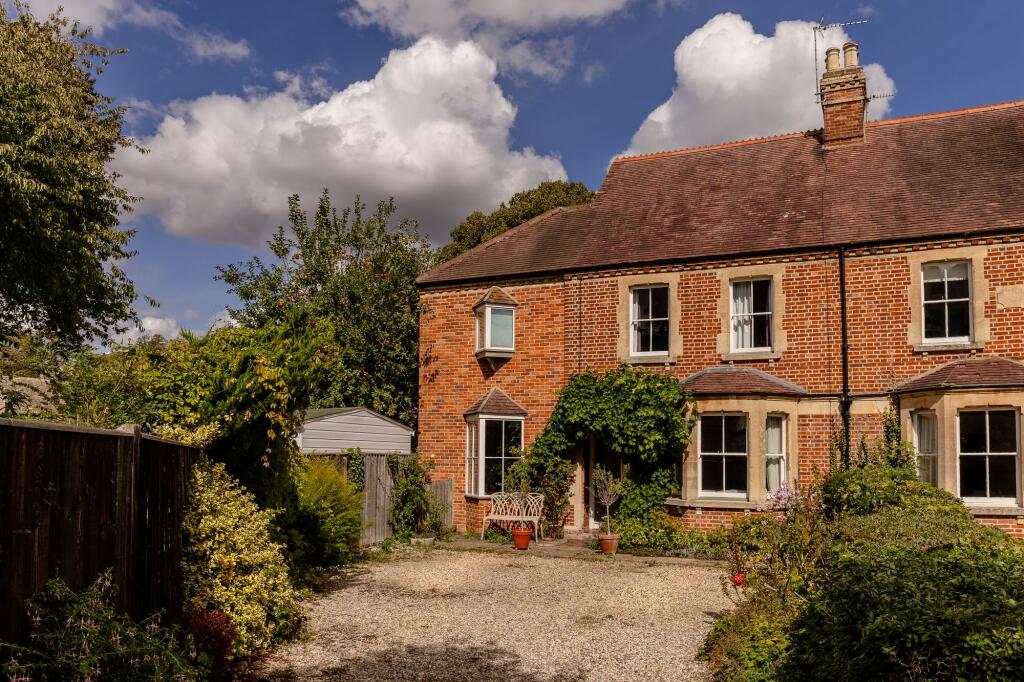 Main image of property: Mill Street, Kidlington, OX5