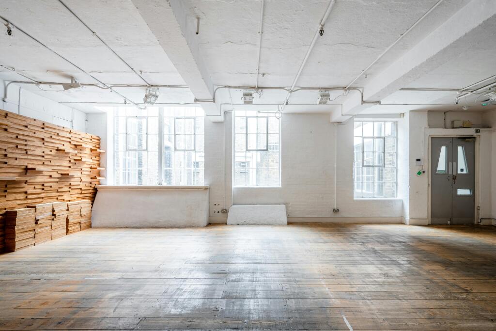 Hoxton St Studios 206 New 3.jpg