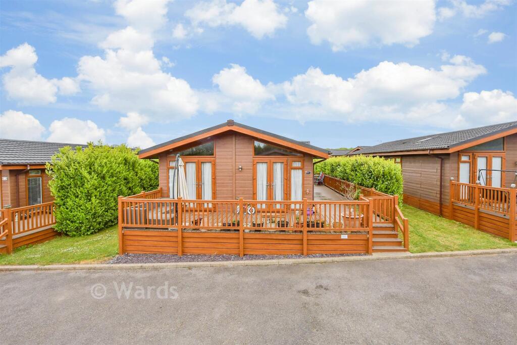 Wateringbury Road, East Malling, Kent photo 2