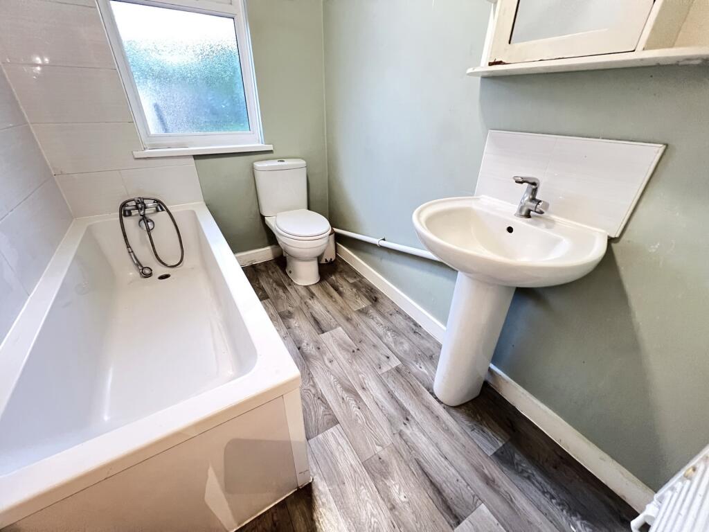 Oval Road North, Dagenham, RM10 - View 5