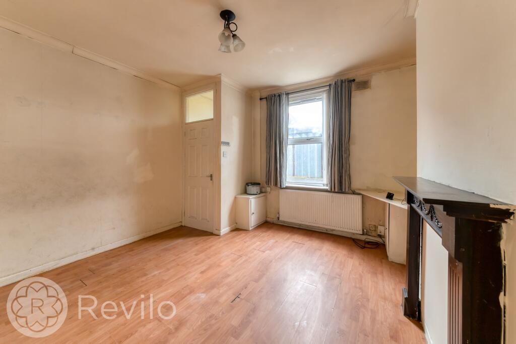 House in Oldham, Greater Manchester - View 3