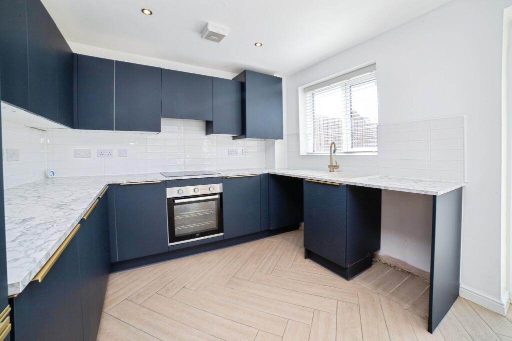 House in Nottingham - View 4