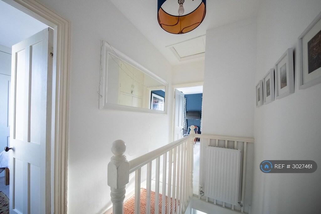 Apartment in Cambridge, Petersfield - View 4