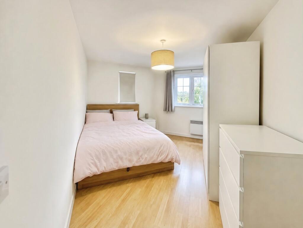 Apartment in Salford, Greater Manchester - View 4