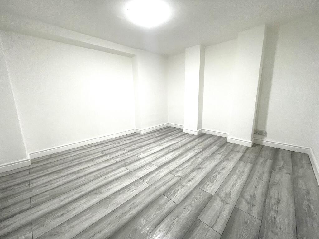 House in Watford - View 3