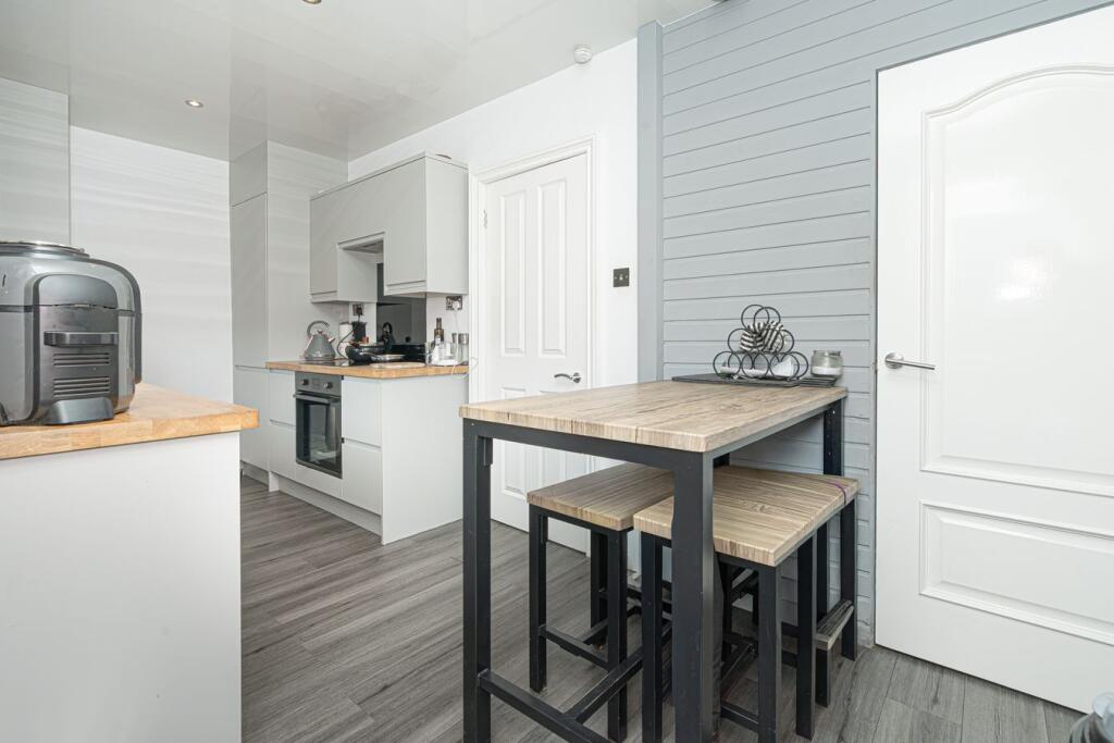 House in Kirkcaldy, Fife - View 4