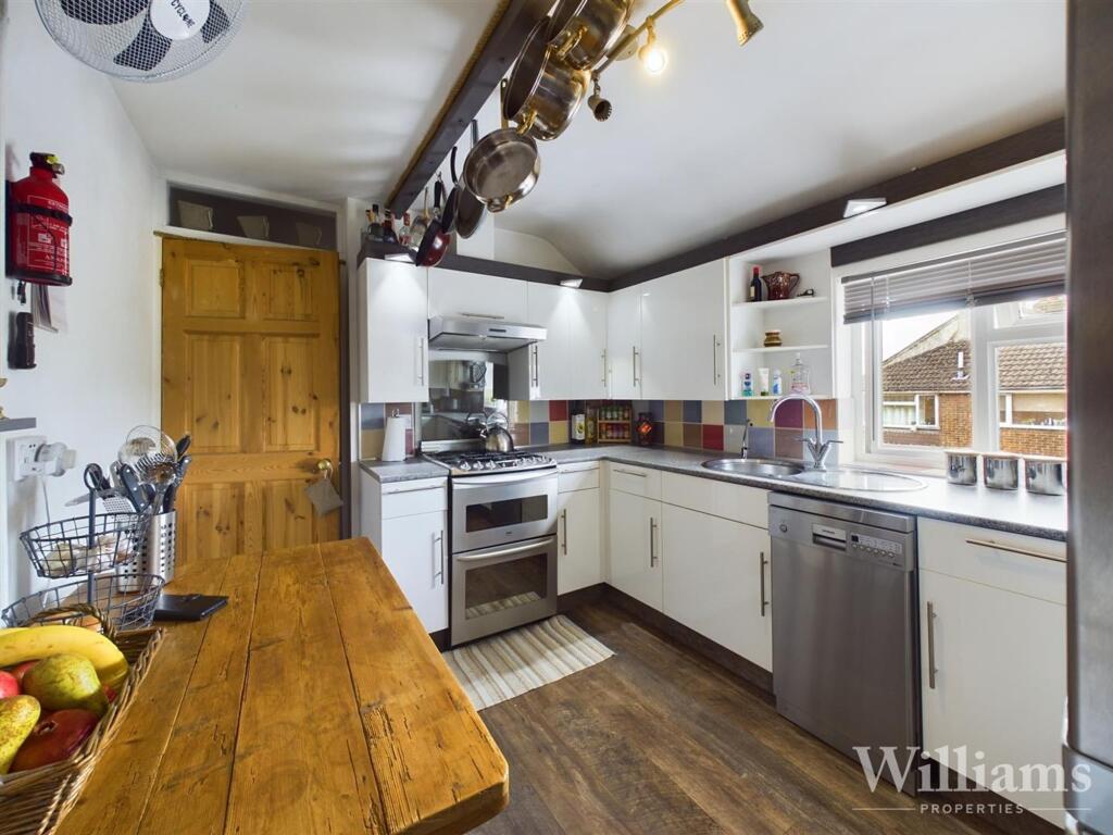 Apartment in Aylesbury, Elmhurst - View 2