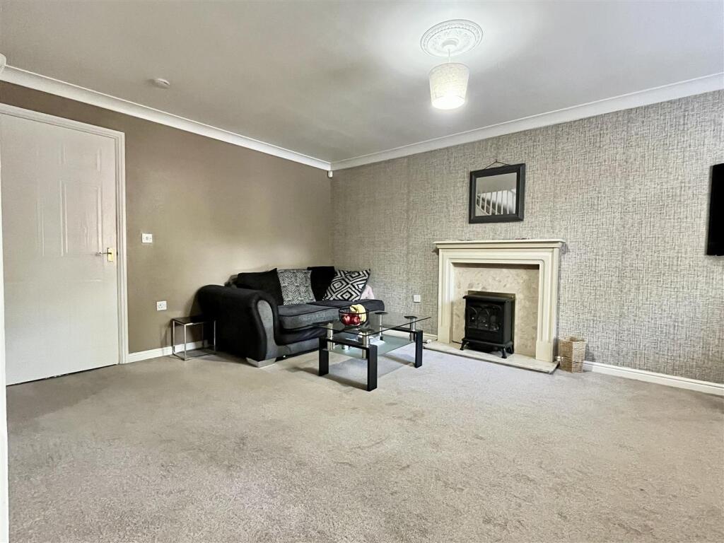 House in Birmingham, Castle Vale - View 3