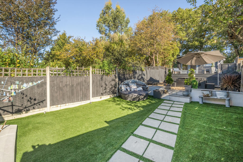 House in Bromley - View 3