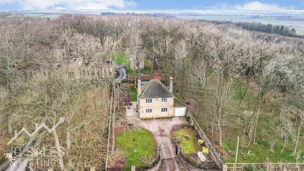 3-bed detached on Whaley Road, Bolsover, Chesterfield, £550,000