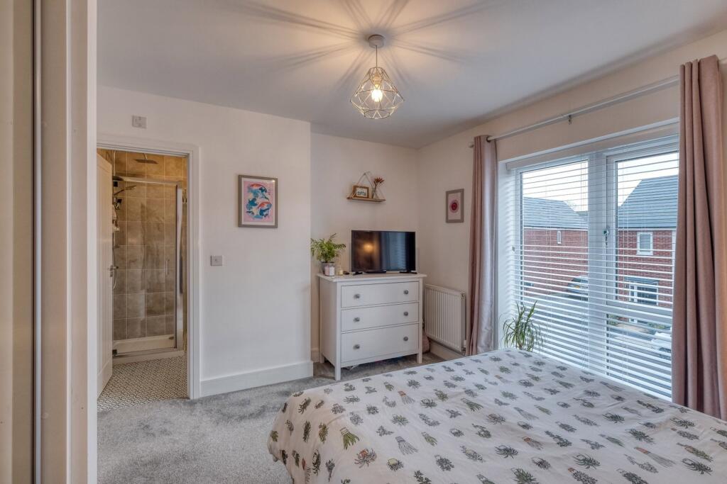 House in Bromsgrove, Cofton Hackett - More