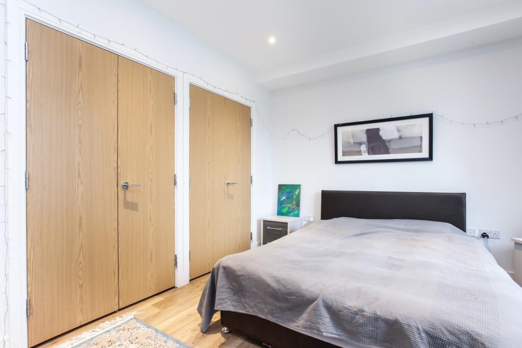 Apartment in London - View 5