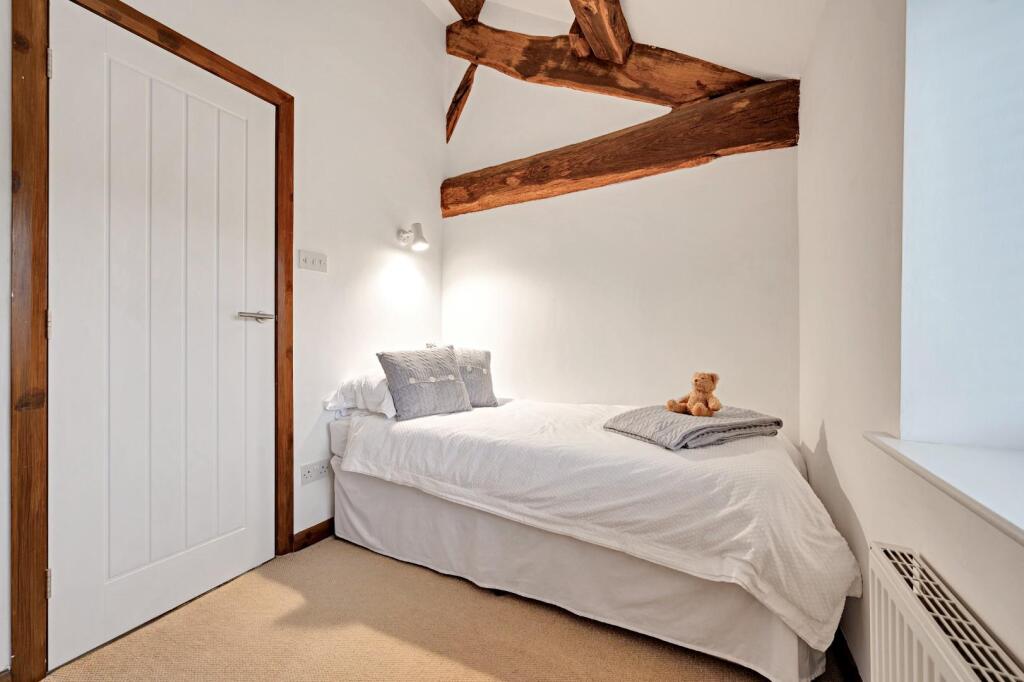 Additional image 17 of Pollard Row, Fence