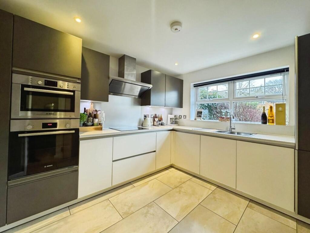 Wellfield Place, Wilmslow, SK9 photo 4