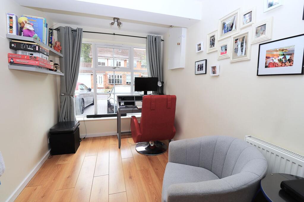 House in Rushmoor, Southwood, The Crescent - View 5
