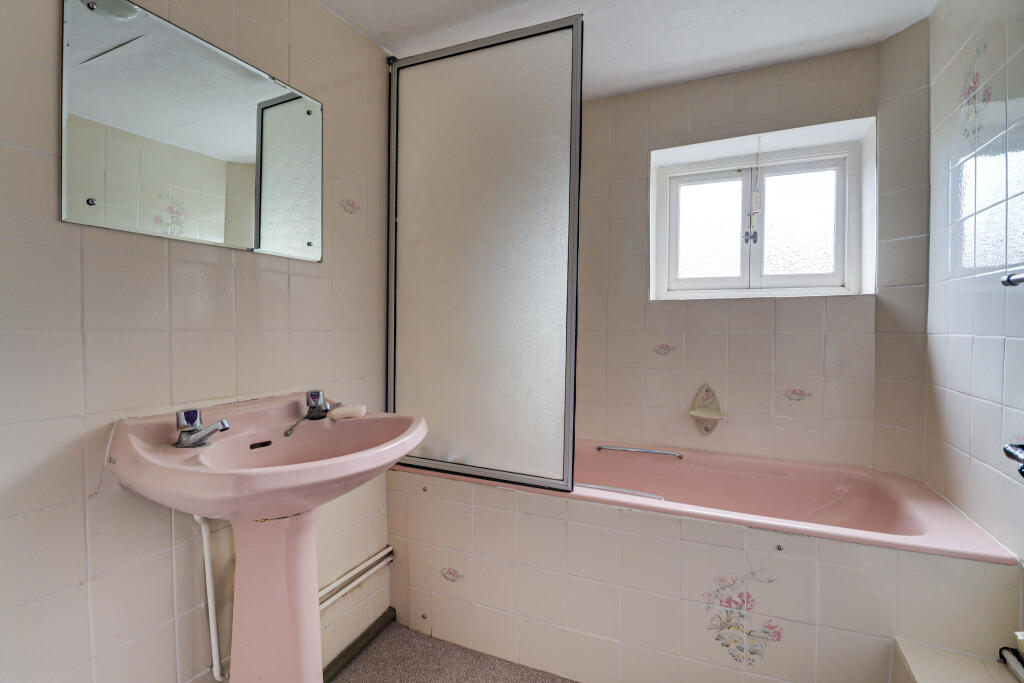 Additional image 19 of Apps Pond, Appspond Lane, Potters Crouch, AL2