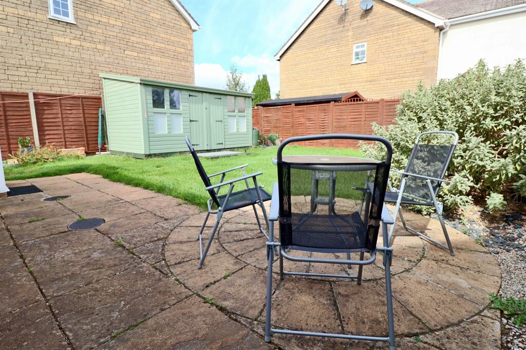 House in Oundle, North Northamptonshire - View 4
