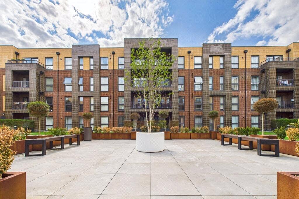 Main image of property: Moorfield Place, Farnborough, Hampshire