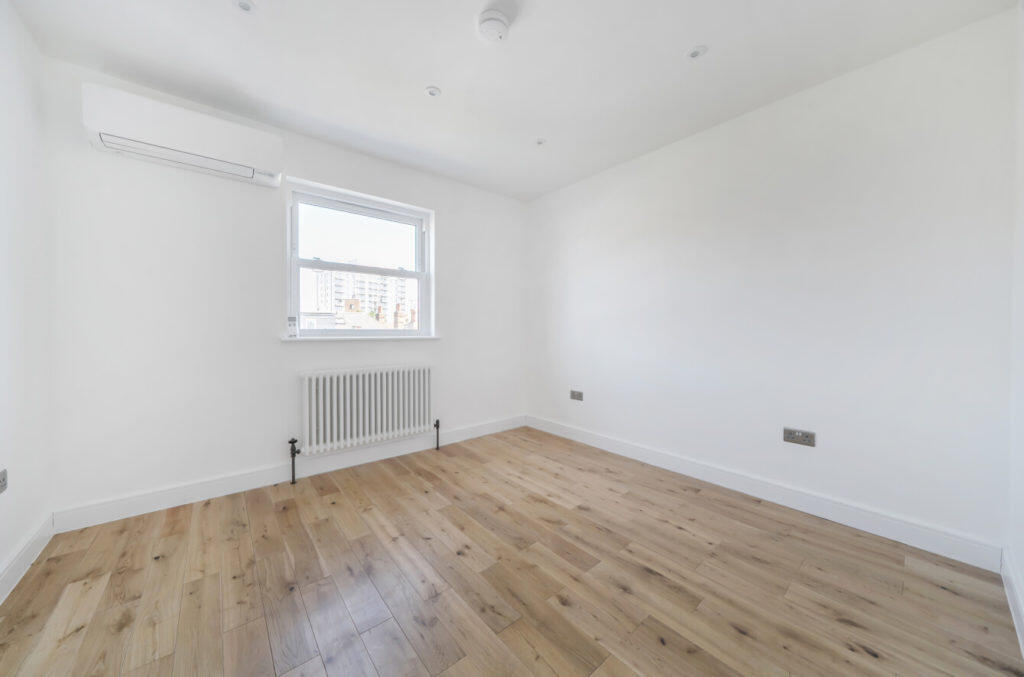 Apartment in London - View 3