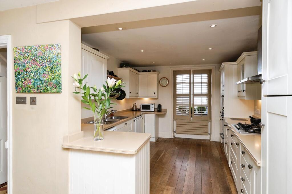 House in Torquay - More