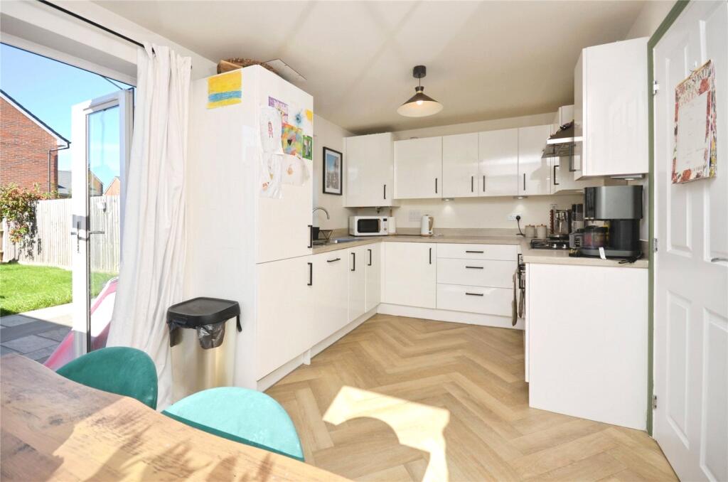 Grand Junction, Broughton, Aylesbury - View 4