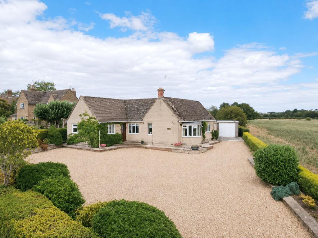 House in West Oxfordshire, Milton-under-Wychwood - View 2