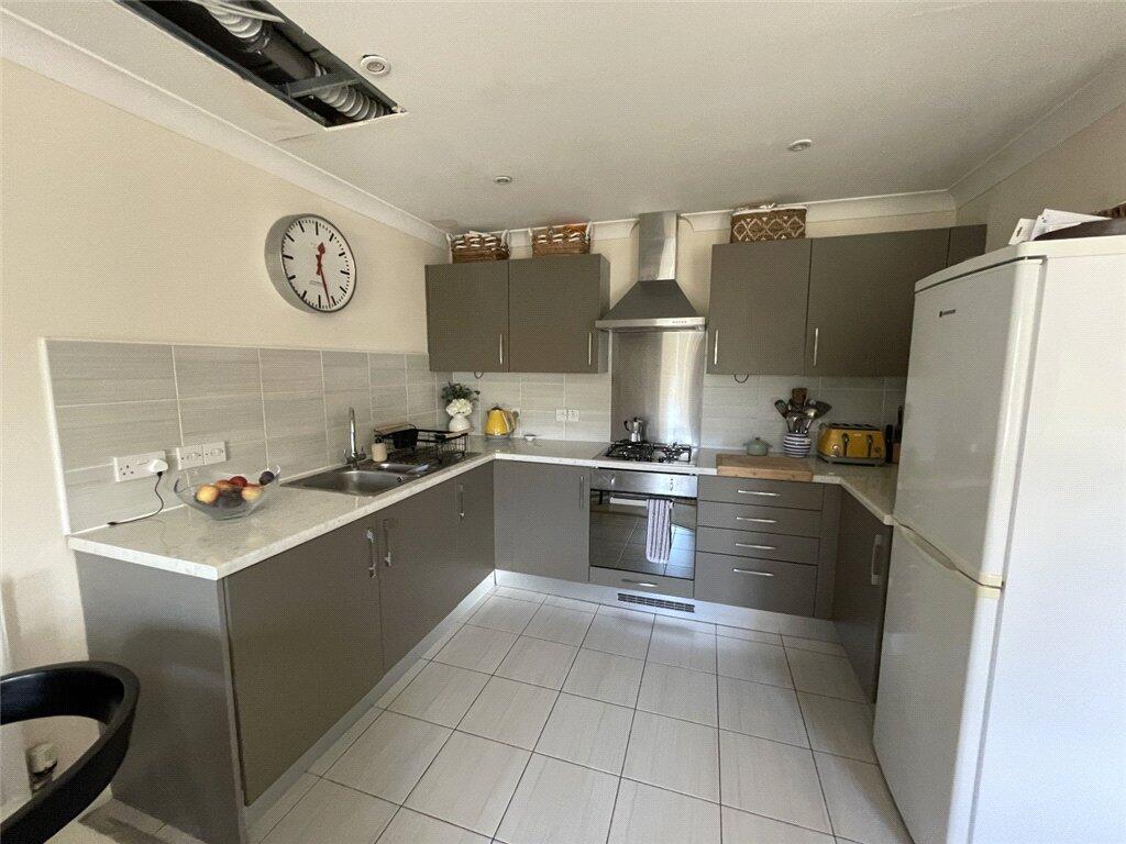 Apartment in Swindon - View 3