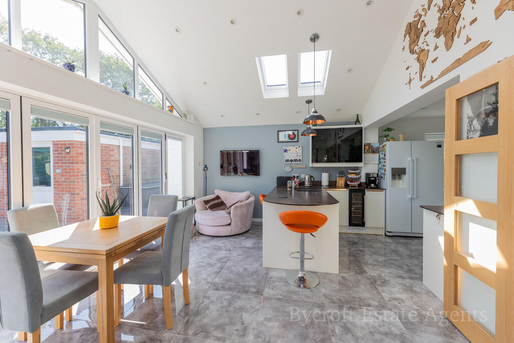 House in East Suffolk, Oulton Broad - More
