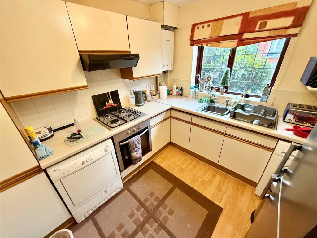 Summerfield Road, Stourport-on-Severn, Worcestershire photo 3
